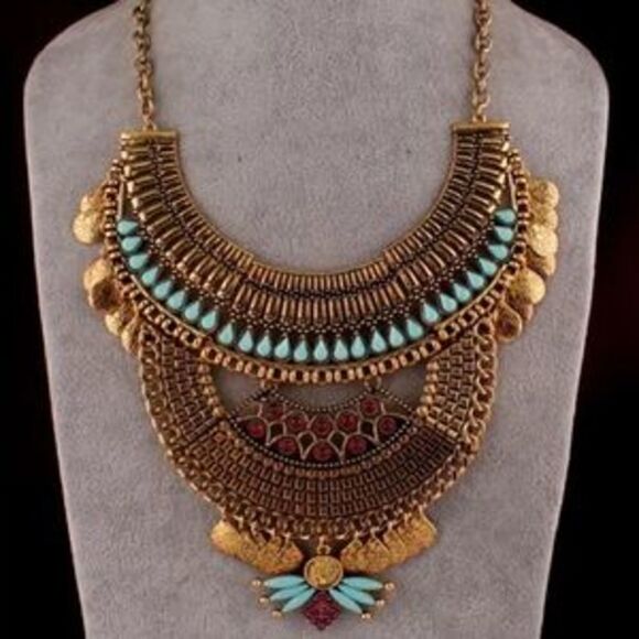 NEW!! Gorgeous Bohemian Bib Necklace - Picture 1 of 4
